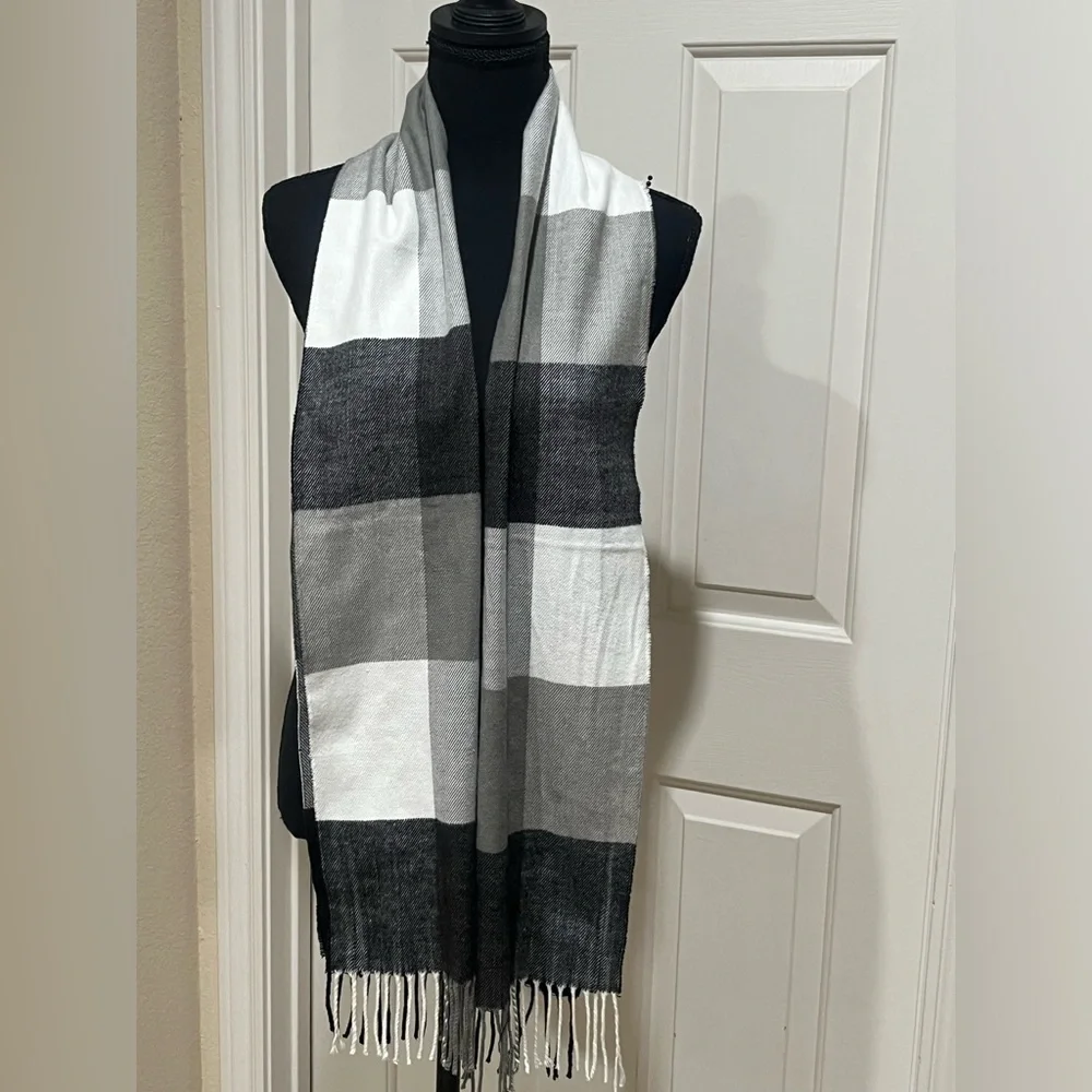 ITALY DESIGN CASHMERE BLEND PLAID WOMENS SCARF